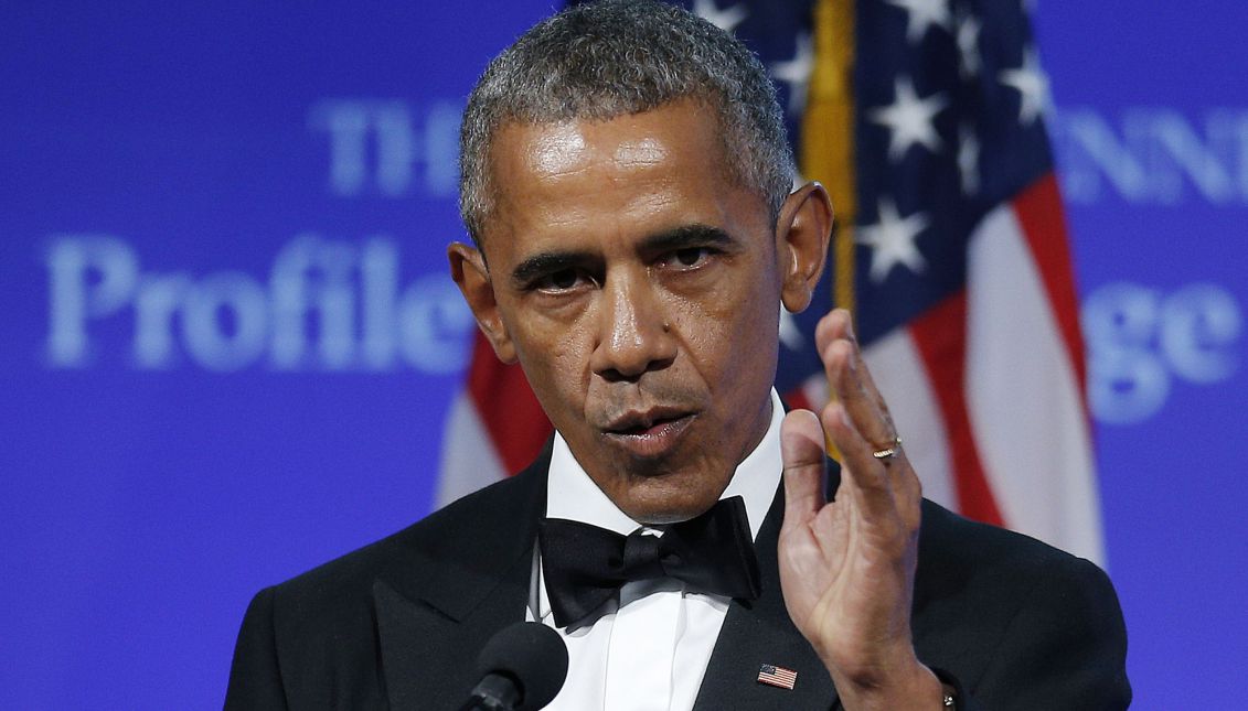 Former US President Barack Obama speaks after being presented the 2017 John F. Kennedy Profile In Courage Award at the John F. Kennedy Library in Boston, Massachusetts, USA, 07 May 2017. EPA/CJ GUNTHER
