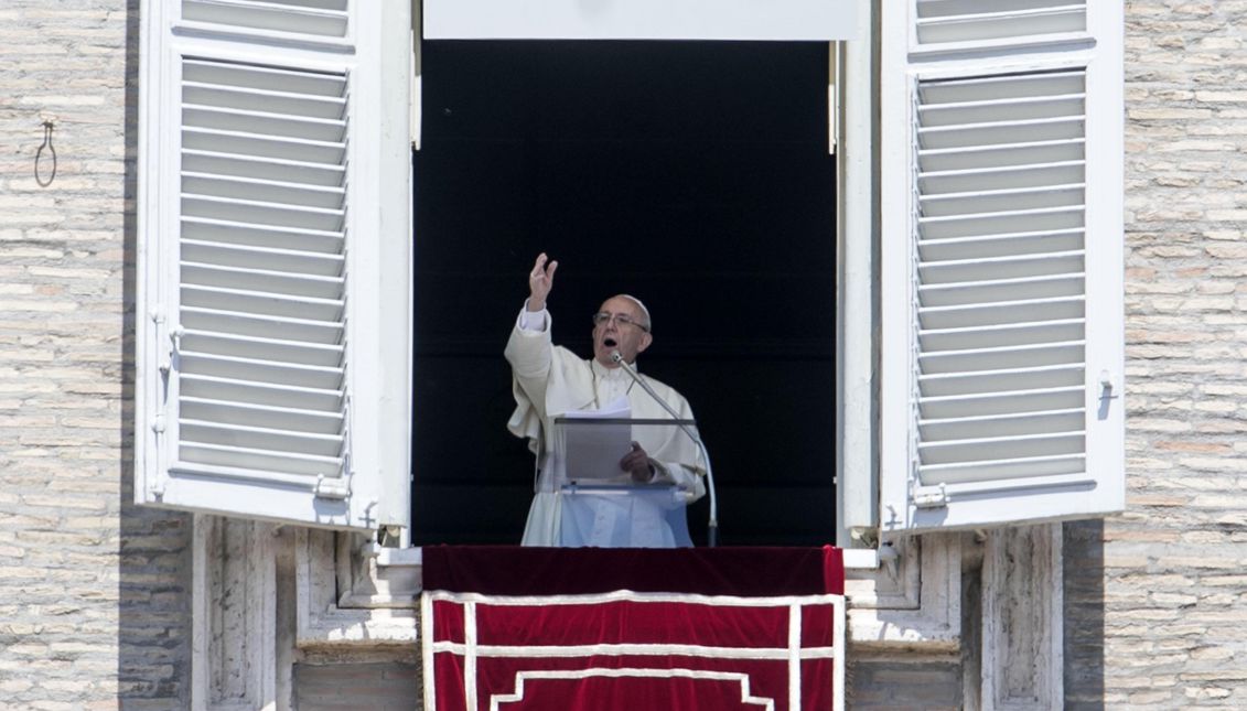 Pope Francis leads the Regina Caeli prayer from the window of his office in Saint Peter's Square, Vatican City, May 21, 2017. EPA/MASSIMO PERCOSSI
