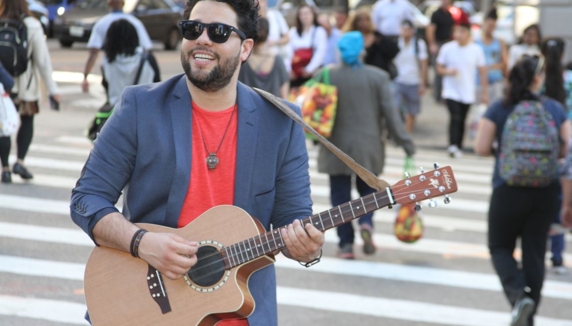 Cuban musician San Miguel Perez has burst onto the Los Angeles music scene with his electro-acoustic "tres" - a traditional Cuban guitar-like instrument with three double steel strings and pedals - and has created a fusion of the sounds of his native land with rock and pop. EFE/Courtesy Criteria Entertainment
