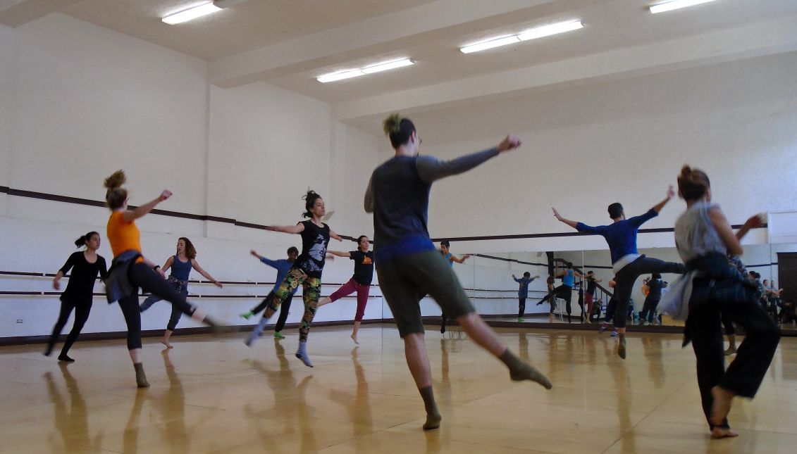 Reserve of talent in northern Mexico celebrates 40th anniversary. Photo taken May 26, 2017, showing a dance class being offered at the Casa de la Cultura (House of Culture) in Tijuana, Mexico. EFE/Isabel Reviejo
