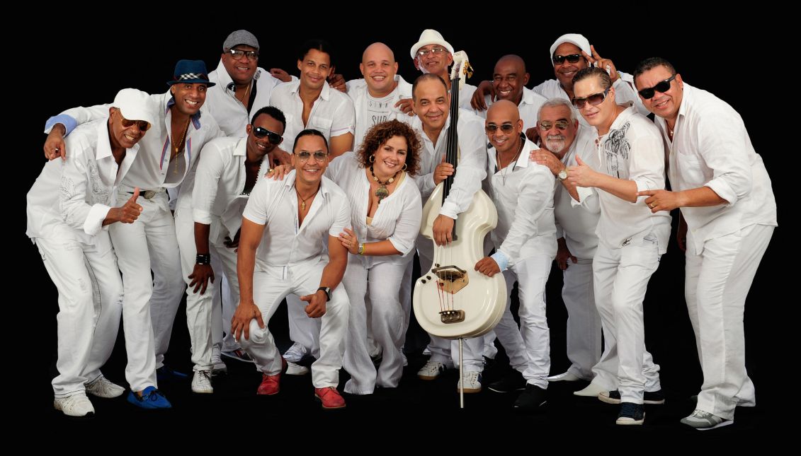 Cuban orchestra Los Van Van members. EFE/Lehman Center for the Performing Arts/Luis M. Gell