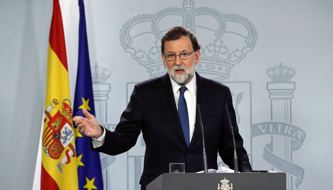 El primer ministro español quiere aprobar una ley para suspender el gobierno catalán y convocar elecciones regionales. La medida debe ser aprobada por el Senado. Foto: EFE/Juan Carlos Hidalgo