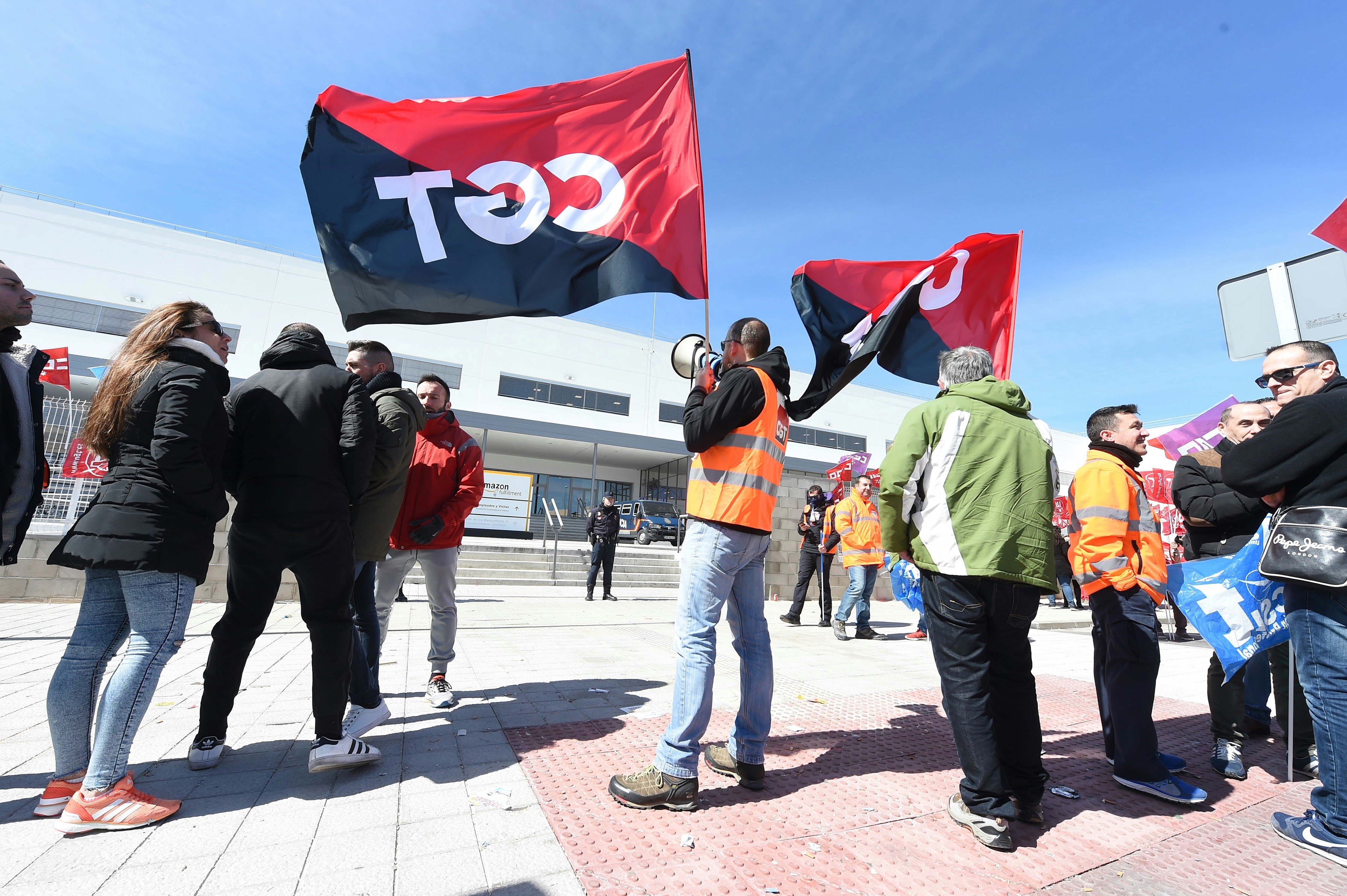 Amazon's main logistics hub in Spain hit by mass 2-day strike. EFE/Fernando Villar