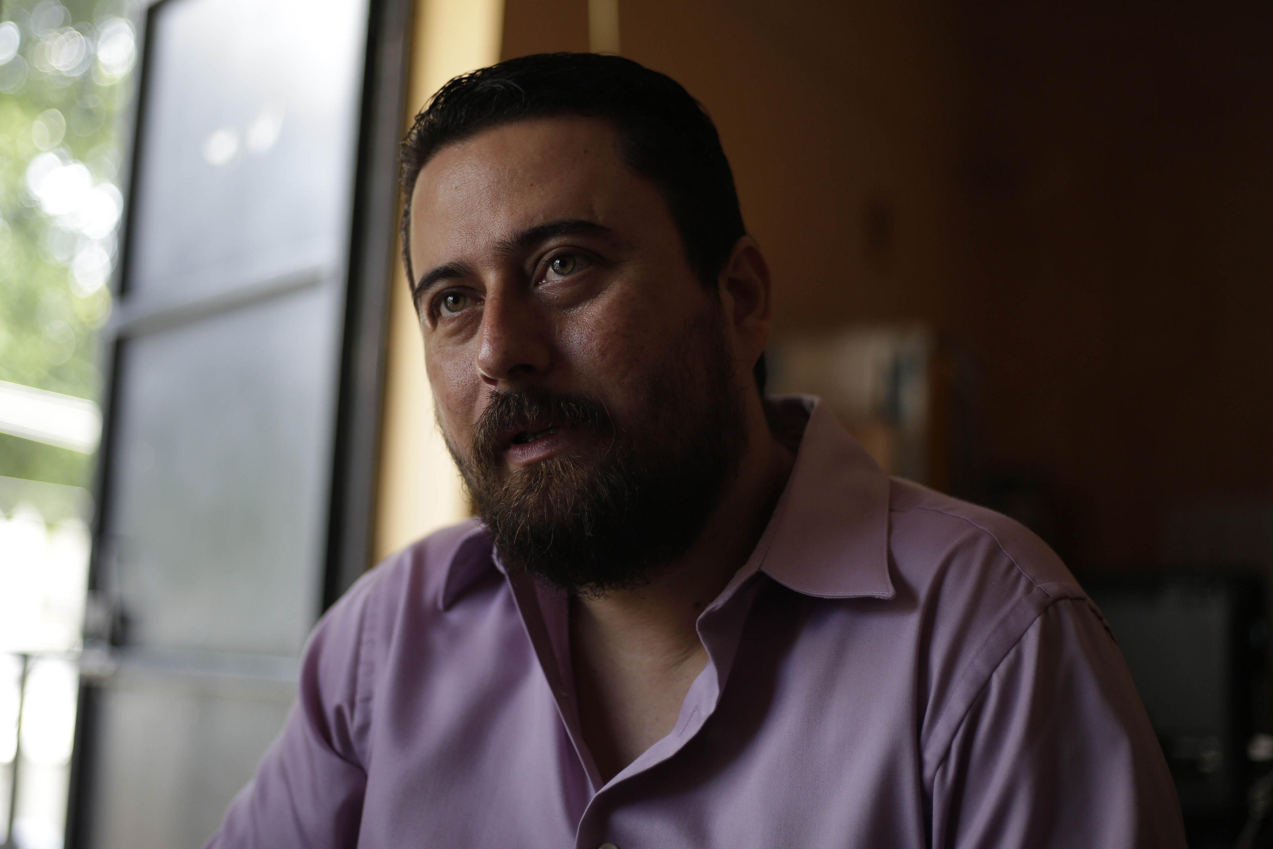 Photo provided on May 30, 2018 showing Alejandro Diaz, an attorney member of the Maria Julia Hernandez Legal Office, during an interview with EFE in San Salvador, El Salvador, May 23, 2018. EPA-EFE/Rodrigo Sura
