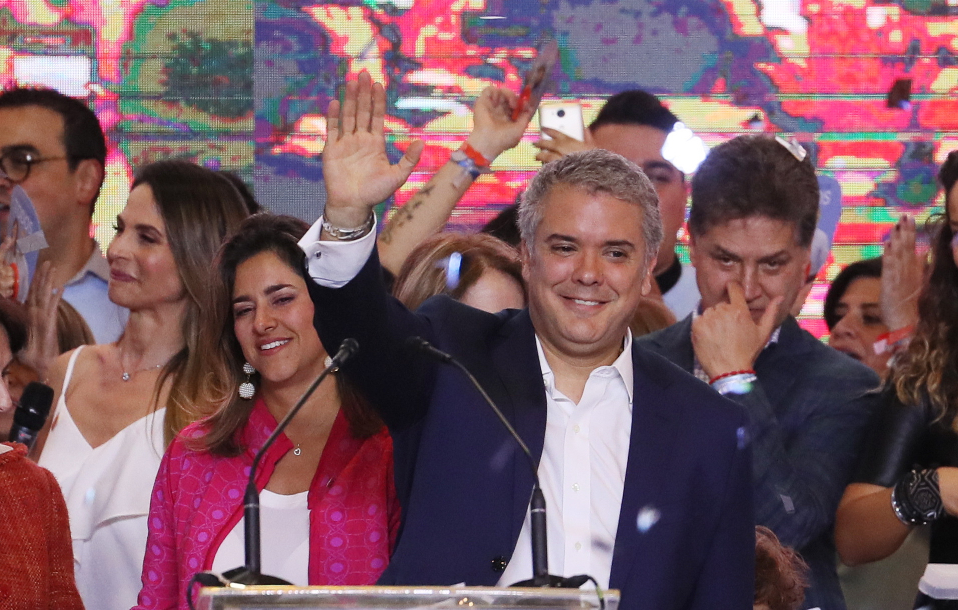 The president elect of Colombia, Ivan Duque (C), greets supporters at his campaign headquarters in Bogota, Colombia, Jun. 17, 2018. EFE