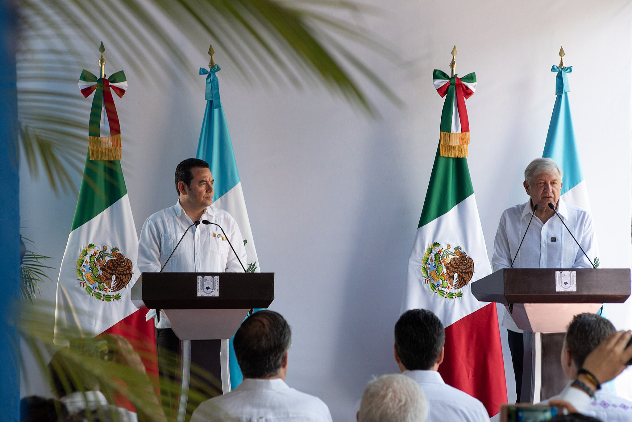 Mexican President-elect Andres Manuel Lopez Obrador (R) and Guatemalan President Jimmy Morales (L) hold a joint press conference after their meeting in Tuxtla Gutierrez, Mexico, on 28 August 2018. EFE-EPA/Rodrigo Pardo
