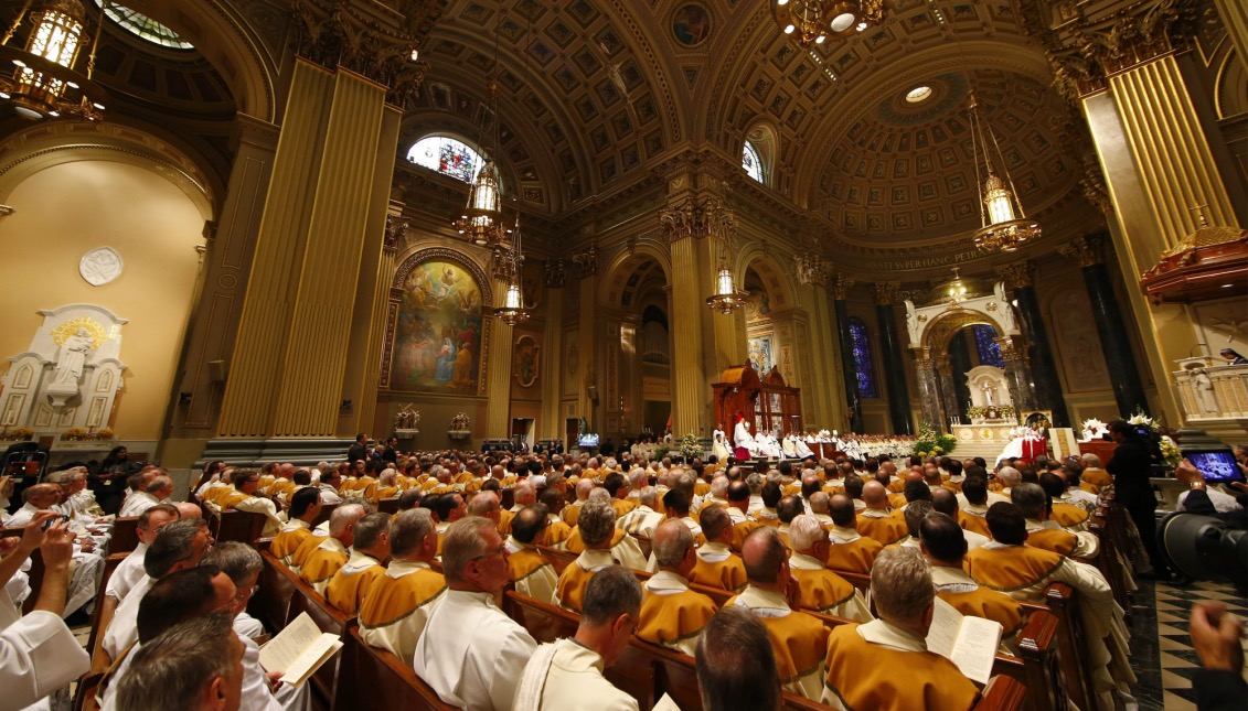 Masses celebrated by Archbishop Charles Chaput are being broadcast live via Facebook Live. Photo: Archive AL DÍA News.