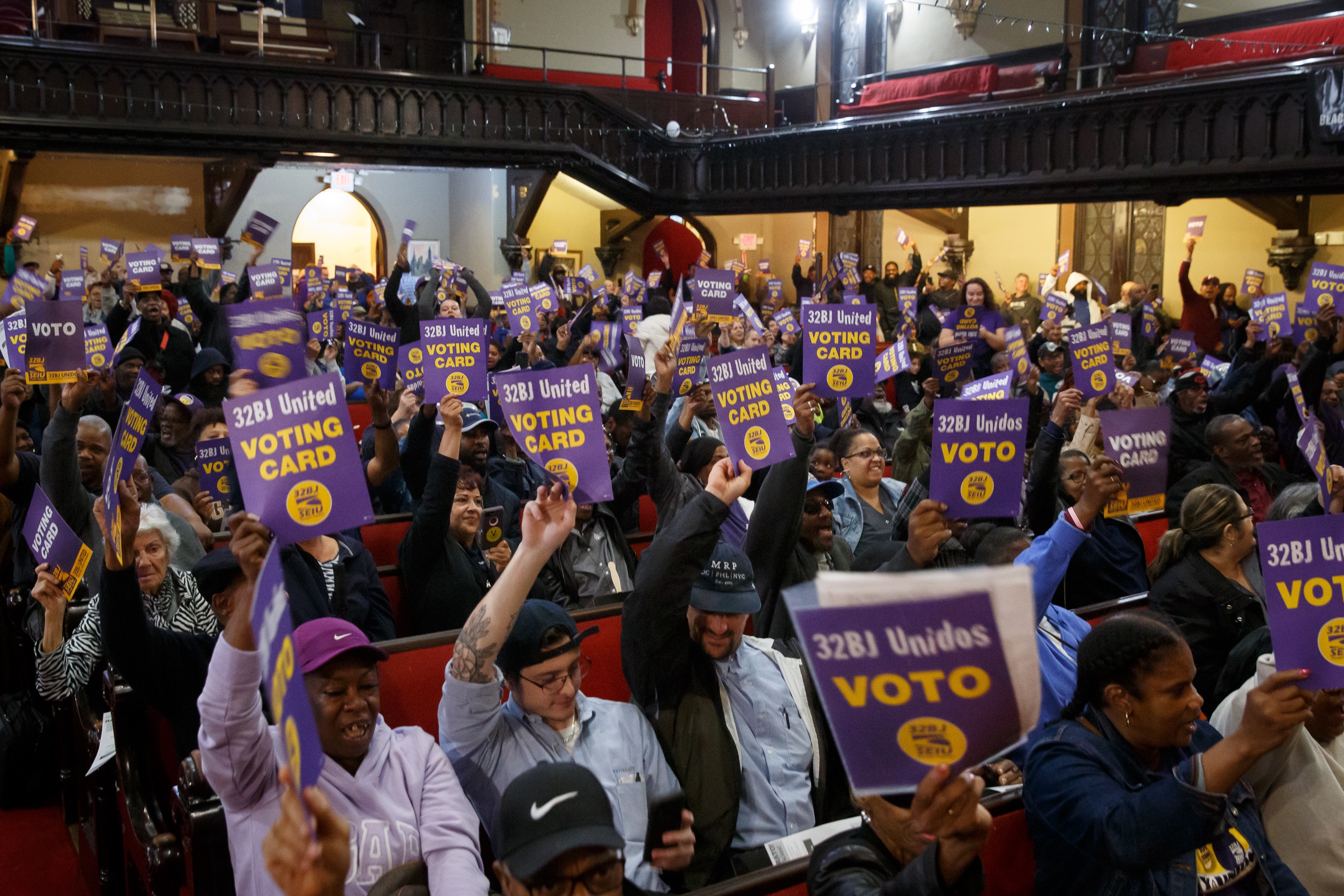 Philadelphia Center City office cleaner contract expires tomorrow. Photo : 32BJ 