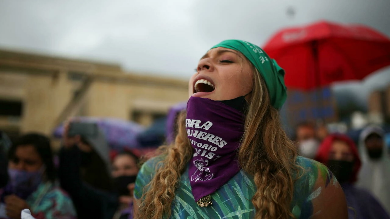 Woman in Bogota, Colombia, November 25, 2020.  Photo by Luisa González for Reuters.