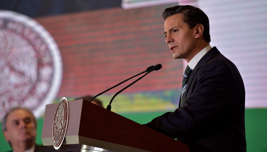  
Photo courtesy of Mexican President Enrique Peña Nieto, who spoke during an event in Mexico City, Mexico, at the conclusion of the 33rd Ordinary General Assembly of the National Agricultural and Livestock Council. Peña Nieto remarked today that the country "doubles its commitment" to openness and free trade, despite opposing voices such as that of his counterpart Donald Trump and in the framework of the future renegotiation of the North American Free Trade Agreement ( NAFTA). EFE / Presidency of Mexico
