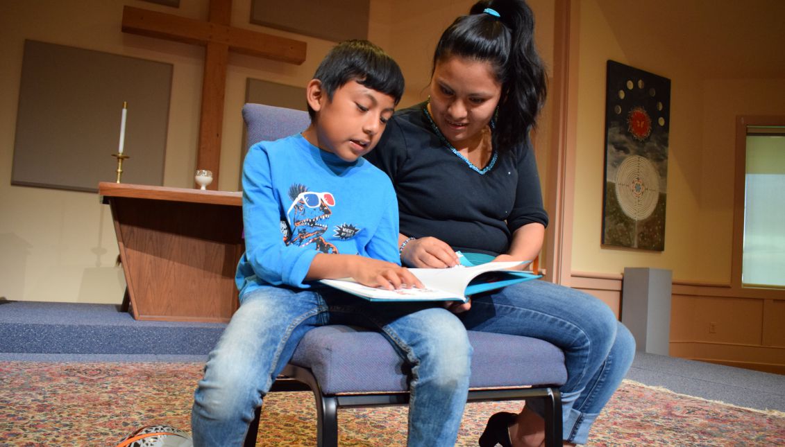 Under a proposed policy, undocumented mothers would be detained while their children are placed in the custody of the Department of Health and Human Services. EFE/Alex Segura
