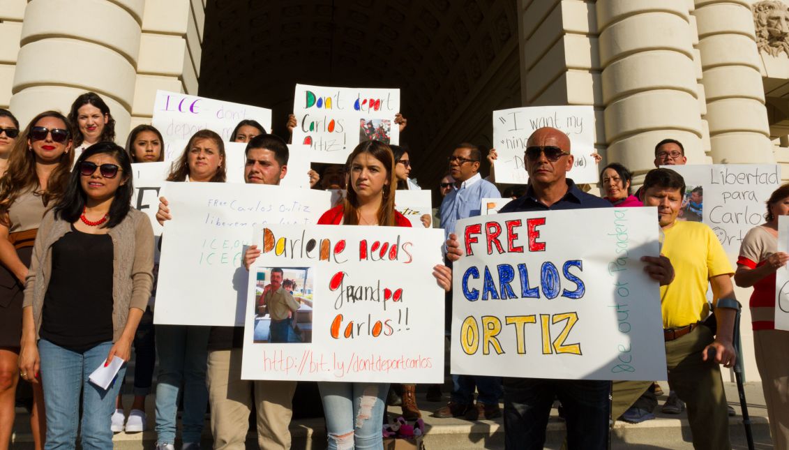 Estefany Ortiz (C), demand the release of his father Carlos Ortiz, after being detained by Immigration and Customs Enforcement (ICE), in Pasadena, California, United States on Mar. 17, 2017. EFE/Felipe Chacon
