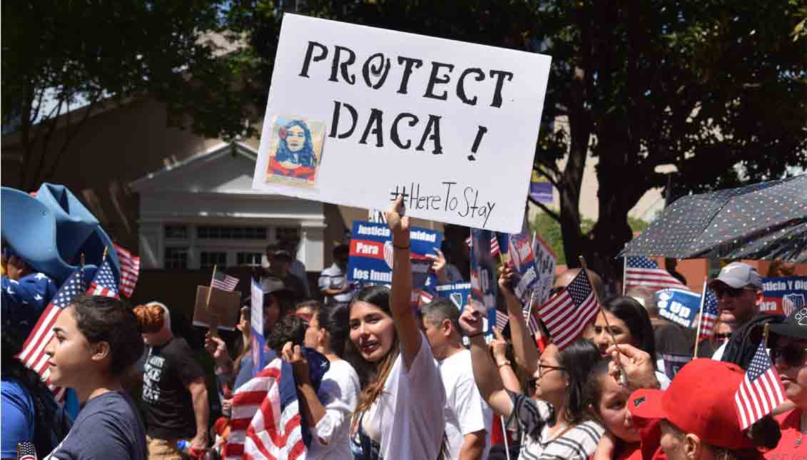 Thousands of undocumented students covered by the Deferred Action for Child Arrivals (DACA) claim during Dallas' "Megamarch 2017" more security for themselves and their families, who feel "continually threatened" By the strong immigration rhetoric of the president of the United States, Republican Donald Trump. EFE
