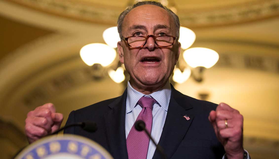 El Partido Demócrata ha reaccionado a su serie de recientes pérdidas electorales, concluyendo una vez más que necesita un mensaje económico mejor. Tal como dijo el líder de la minoría del senado Chuck Schumer el último domingo: “los demócratas necesitan un programa económico fuerte, audaz, afilado y que tenga sentido común”. EFE
