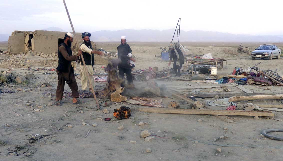 At least 10 civilians were killed and others wounded in a suspected US bombing on Wednesday during a joint operation with Afghan troops in eastern Afghanistan, an incident being investigated by US military personnel. EFE
