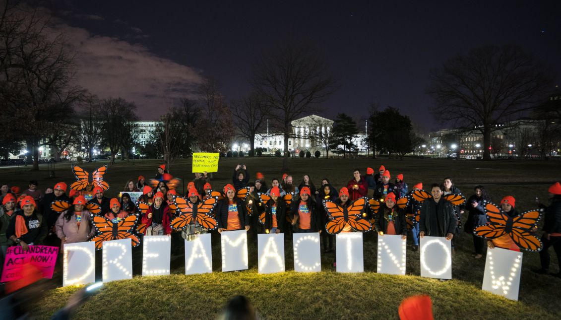 Defensores de los Dreamers protestando frente al Capitolio, en Washington, el pasado 21 de enero de 2018. Foto: EFE/EPA/JIM LO SCALZO