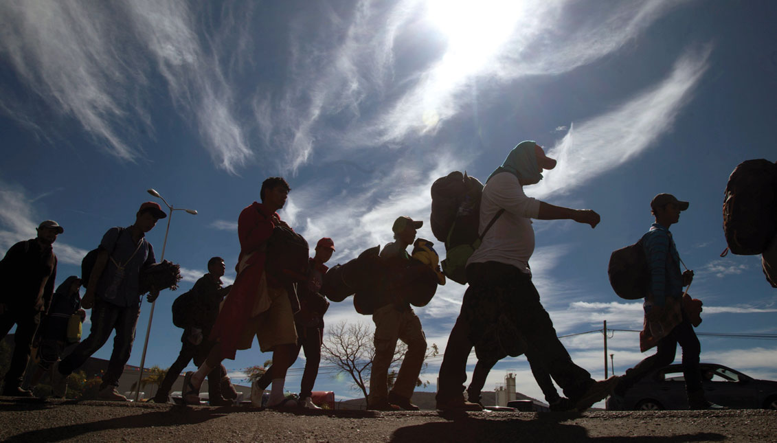 Grupos de migrantes centroamericanos continúan su recorrido por carreteras del estado Jalisco (México), para encontrarse con los cerca de cuatro mil que ya han arribado a la fronteriza Tijuana, donde prevén entrar a Estados Unidos. EFE