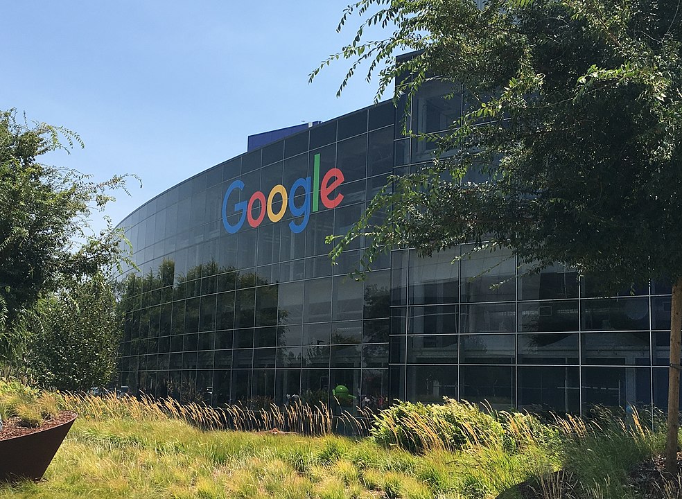 Googleplex. Photo: By The Pancake of Heaven! - Own work, CC BY-SA 4.0, via wikimedia.