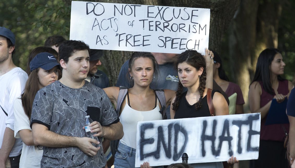 Participants attend a rally to show solidarity against the violence that took place this weekend in Charlottesville, Virginia; beside the Lincoln Memorial Reflecting Pool in Washington, DC, USA, 13 August 2017. EFE/EPA/MICHAEL REYNOLDS