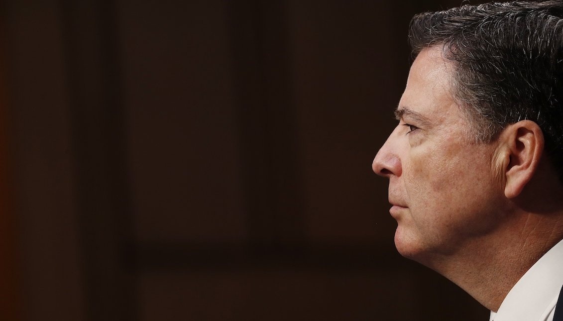 El exdirector del FBI James Comey testifica ante el Comité de Inteligencia del Senado de EEUU, en el edificio de las oficinas del Senado, en Washington DC, Estados Unidos, hoy, 8 de junio de 2017. EFE/SHAWN THEW