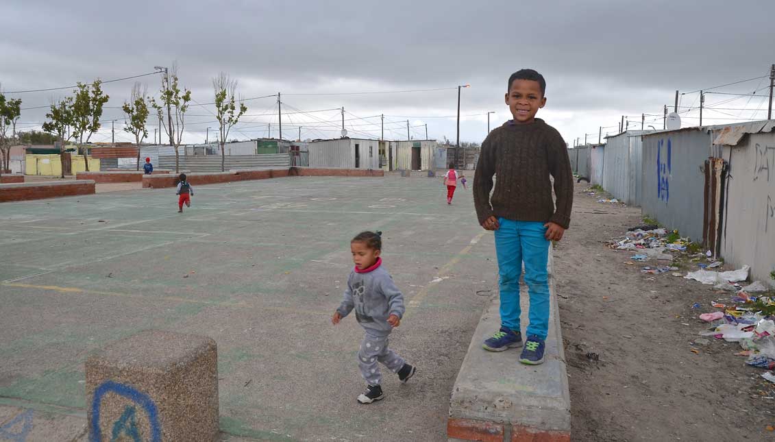 Alumnos de una escuela gestionada por la mezquita de Blikkiesdorp, un barrio de la periferia de Ciudad del Cabo, Sudáfrica. Linn Washington
