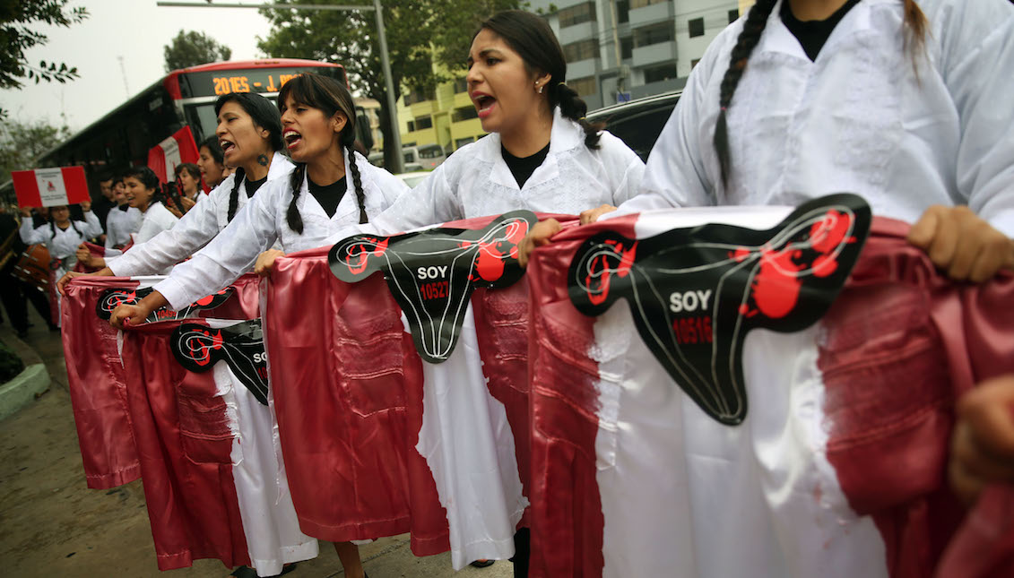 A group of victims of sterilizations with women from feminist and human rights organizations participated on Monday, July 3, 2017, in a stand in front of the headquarters of the Diplomatic Academy of Peru, where the 163 Sessions of the Inter-American Commission on Human Rights (IACHR) was taking place, in Lima, Peru. The protest goes against the possibility that former President Alberto Fujimori (1990-2000) will be pardoned. EFE / Ernesto Arias
