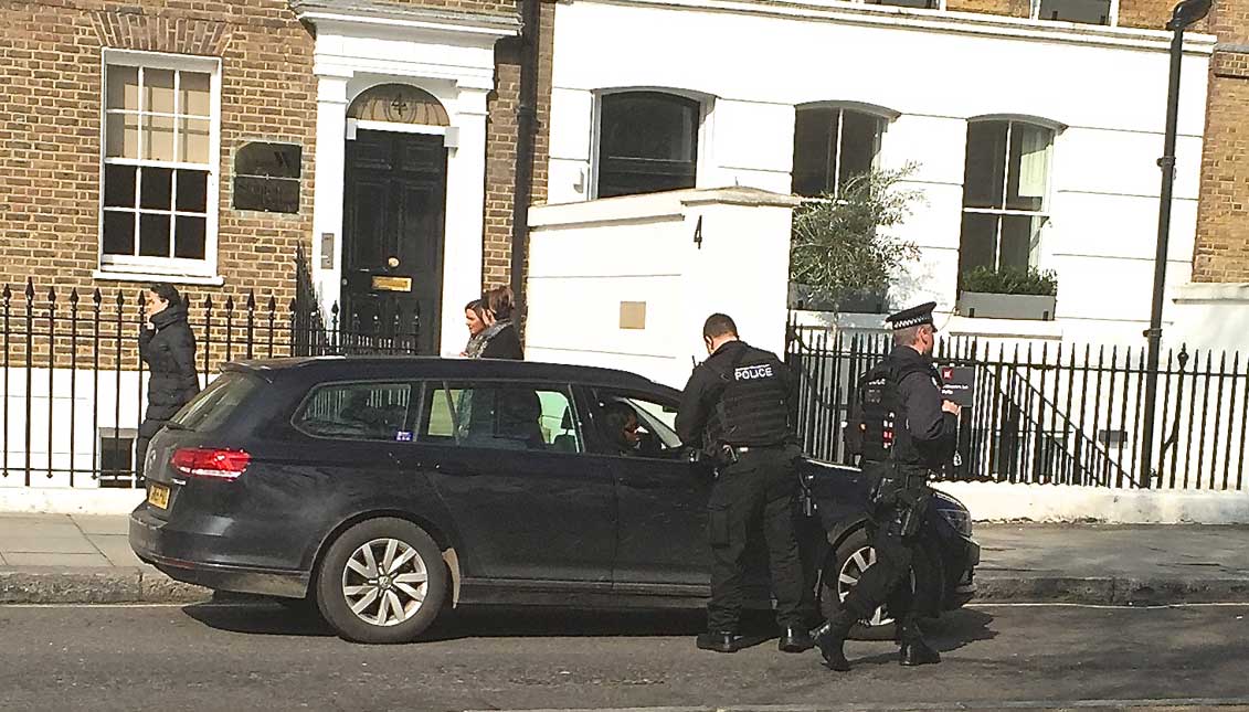 El racismo policial no es una práctica exclusiva de la policía de Filadelfia. En Londres y París el racismo policial también despierta protestas.  LBW Photo