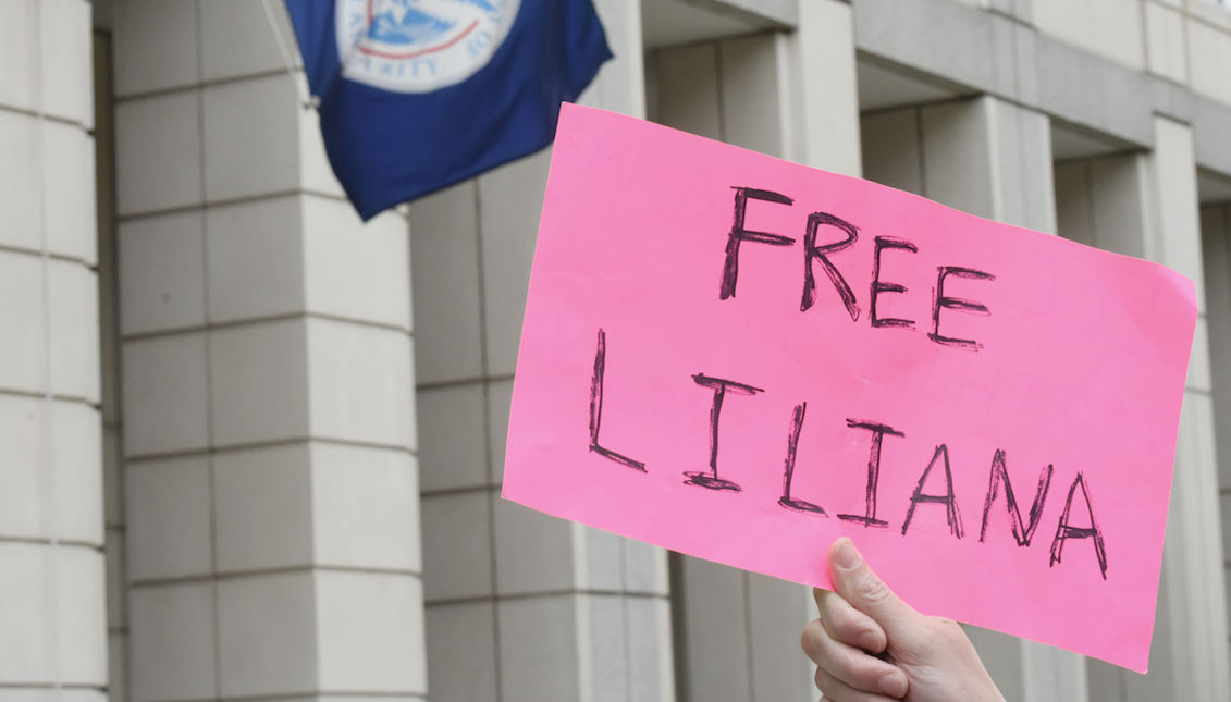 Activists from the DMV’s Sanctuary Cities Congregations Network and CASA from Maryland, held a protest outside the facilities of the Immigration and Customs Enforcement (ICE) to request the release of Salvadoran Liliana Cruz Mendez, on May 23. EFE/LENIN NOLLY