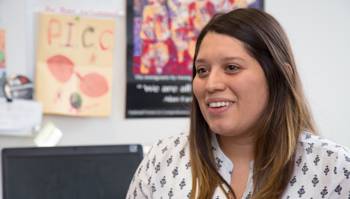 María Sotomayor es directora de la Pennsylvania Immigration and Citizenship Coalition (PICC). Su historia es la de una 'dreamer' que hizo sus sueños realidad y que hoy trabaja para defender los derechos de los inmigrantes en Filadelfia. Samantha Laub / AL DÍA News.