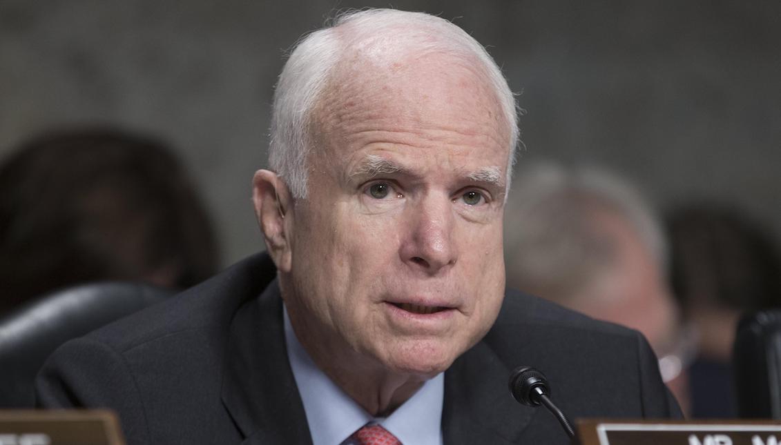 McCain, de 80 años, fue diagnosticado con cáncer de cerebro, según informes citando una declaración de su oficina, el 19 de julio de 2017. El tumor fue descubierto en el Mayo Clinic Hospital en Phoenix, Arizona después de que el senador se sometiera a una cirugía menor el pasado 14 de julio, para eliminar un coágulo de sangre por encima de su ojo izquierdo. EFE/Michael Reynolds