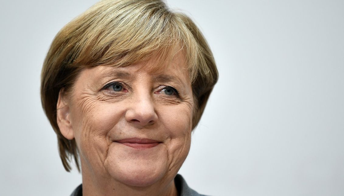 German Chancellor and leader of the Christian Democratic Union (CDU), Angela Merkel, is holding a press conference in Berlin, Germany, on September 25, 2017. Final scrutiny of the German election votes confirmed the victory of the conservative bloc led by Chancellor Angela Merkel, with a significant setback, and the premiere of the far right Alternative for Germany (AfD) in Parliament as third force. EFE / Christian Bruna