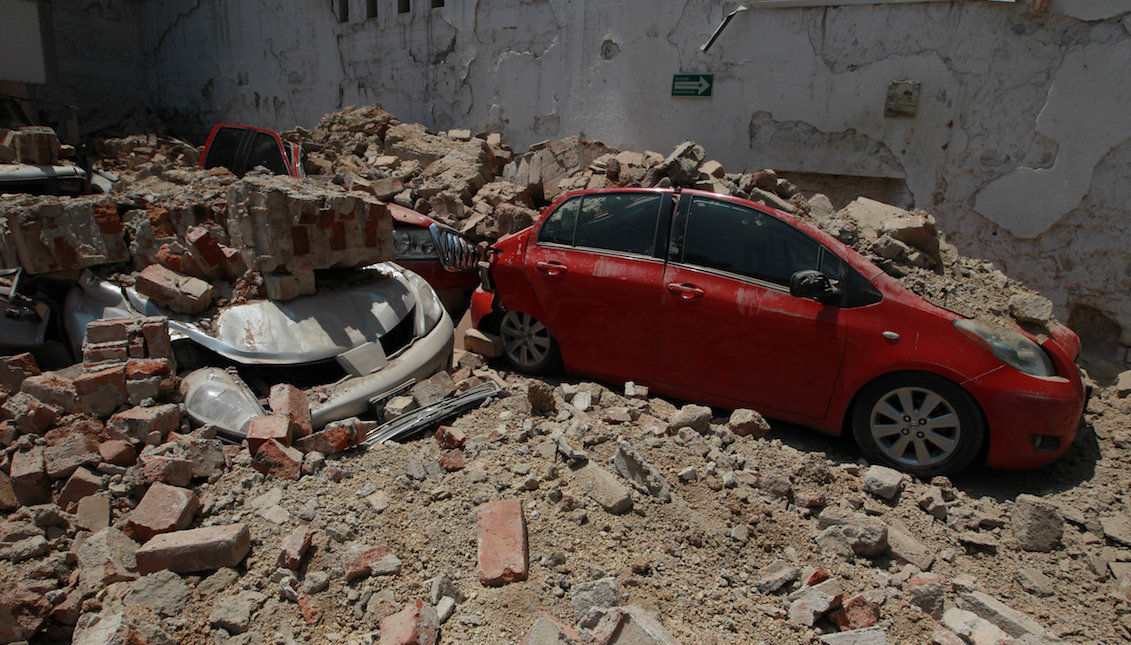 General view of damages on Tuesday, September 19, 2017, following a magnitude 7.1 earthquake on the Richter scale that hit the Mexican capital today and caused panic scenes just as the 32-year-old earthquake struck thousands of deaths in Mexico City (Mexico). EFE / Mario Guzmán