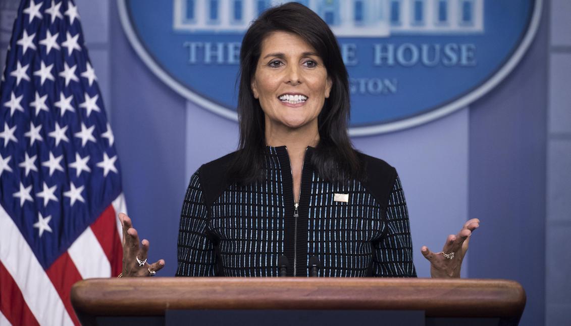 With her tough speeches and independent image, the US ambassador to the UN, Nikki Haley, has become one of the stars of the Trump Administration and one of the country's fashionable political figures. EFE / Shawn Thew