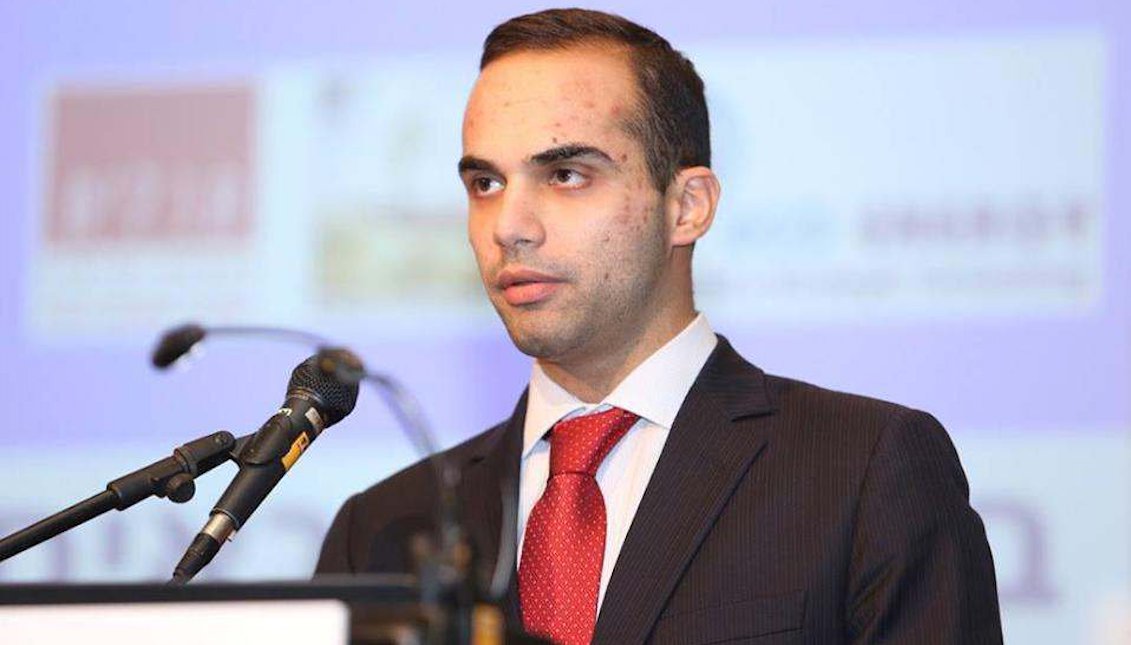 El ex asesor de la campaña Trump en asuntos exteriores, George papadopoulos, se declaró culpable de perjurio ante el FBI. 