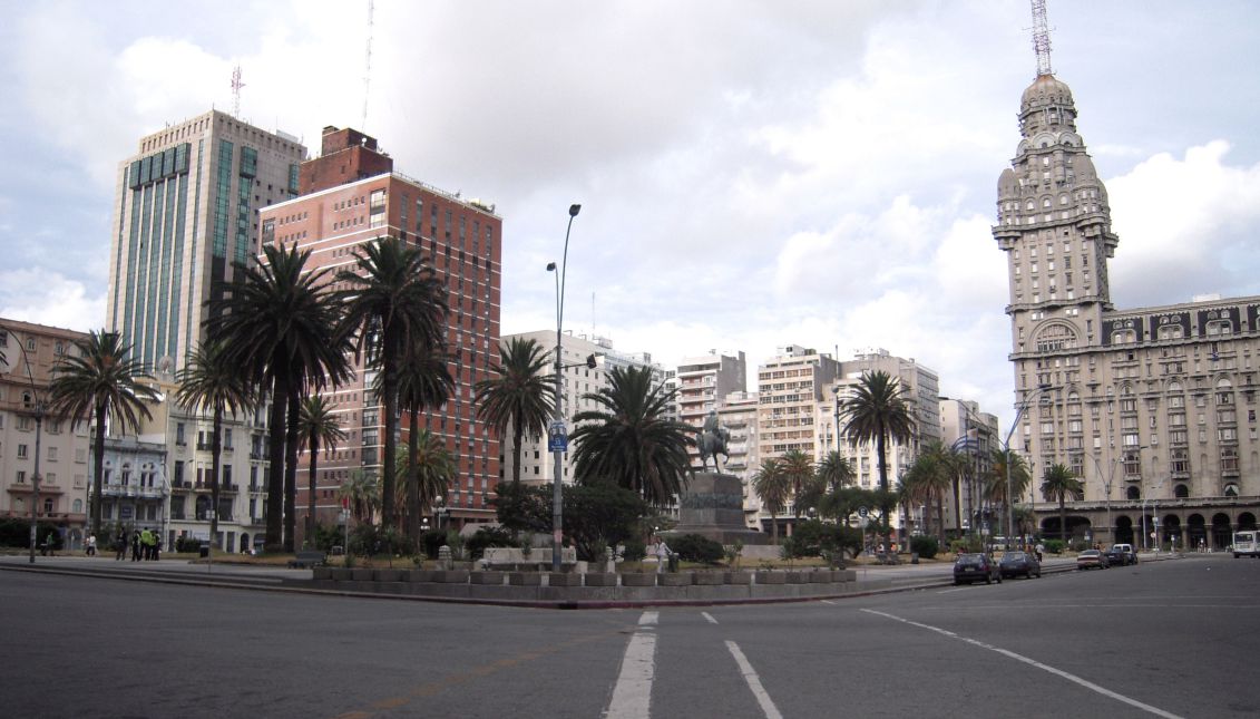 Over the next two days, the 1st European Investment Forum in Montevideo, Uruguay, will gather 720 companies from Latin America and Europe with the aim of strengthening commercial links and creating new strategic alliances spanning the Atlantic. A Photo of Montevideo, by Wikipedia.