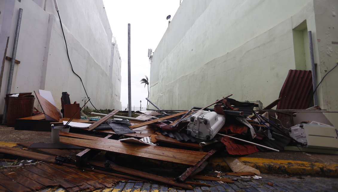 View of the damages caused after the passage of Hurricane Maria on Friday, September 22, 2017, in San Juan (Puerto Rico). Although it is already far from Puerto Rico, which devastated with floods and massive power outages on Tuesday, Maria could leave the island up to an additional 6 inches (152 millimeters) of water, with isolated storms that would leave a total accumulation of 40 inches (1016 millimeters) . EFE / Thais Llorca