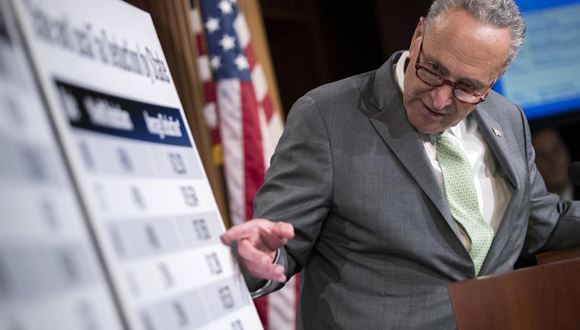 Senate minority leader Chuck Schumer speaks during a press conference urging Republicans to abandon their efforts to repeal the state and local tax deduction as part of their tax plan on Thursday, October 5, 2017, at the Capitol in Washington, DC (USA). EFE / Shawn Thew