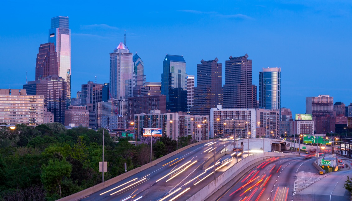 Filadelfia sigue siendo una ciudad atractiva para inmigrantes de diversos perfiles laborales y profesionales. Foto Archivo.