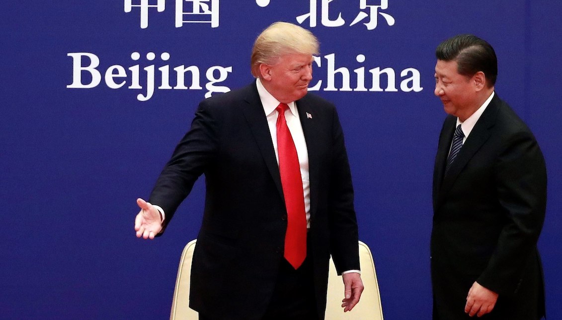 US President Donald Trump (L) and his Chinese colleague, Xi Jinping (R), attend a business event held at the Great Hall of the People in Beijing (China) on November 9, 2017. EFE / Xinhua