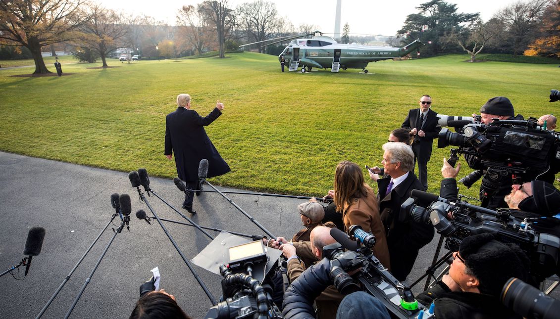 US President Donald Trump says goodbye to journalists before heading to Utah from the White House in Washington, United States, on December 4, 2017. EFE / Jim Lo Scalzo