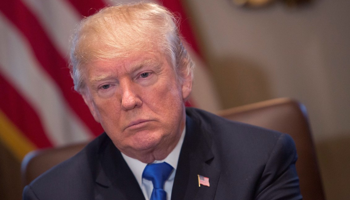 US President Donald Trump speaks with the media during a Cabinet meeting at the White House in Washington DC (United States) on December 20, 2017. EFE / Chris Kleponis