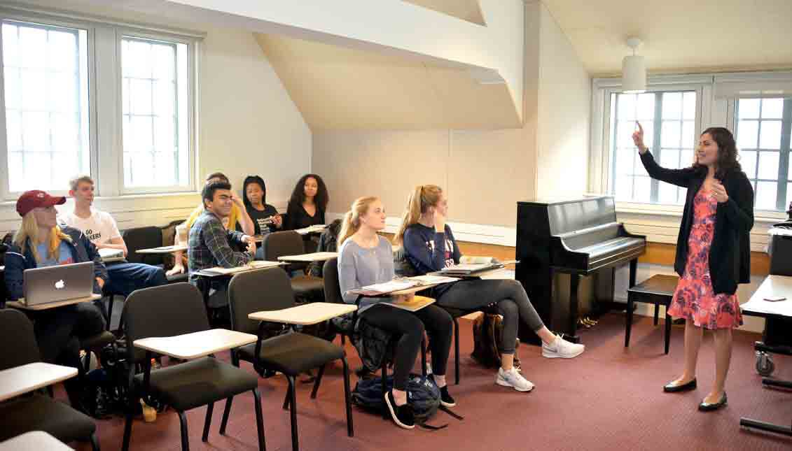 María Paredes Fernández, profesora de español en Penn University, fue nominada el año pasado como “mejor profesora de español de EEUU”, por la Asociación Americana de Profesores de Español y Portugués (AATSP). Foto: Peter Fitzpatrick