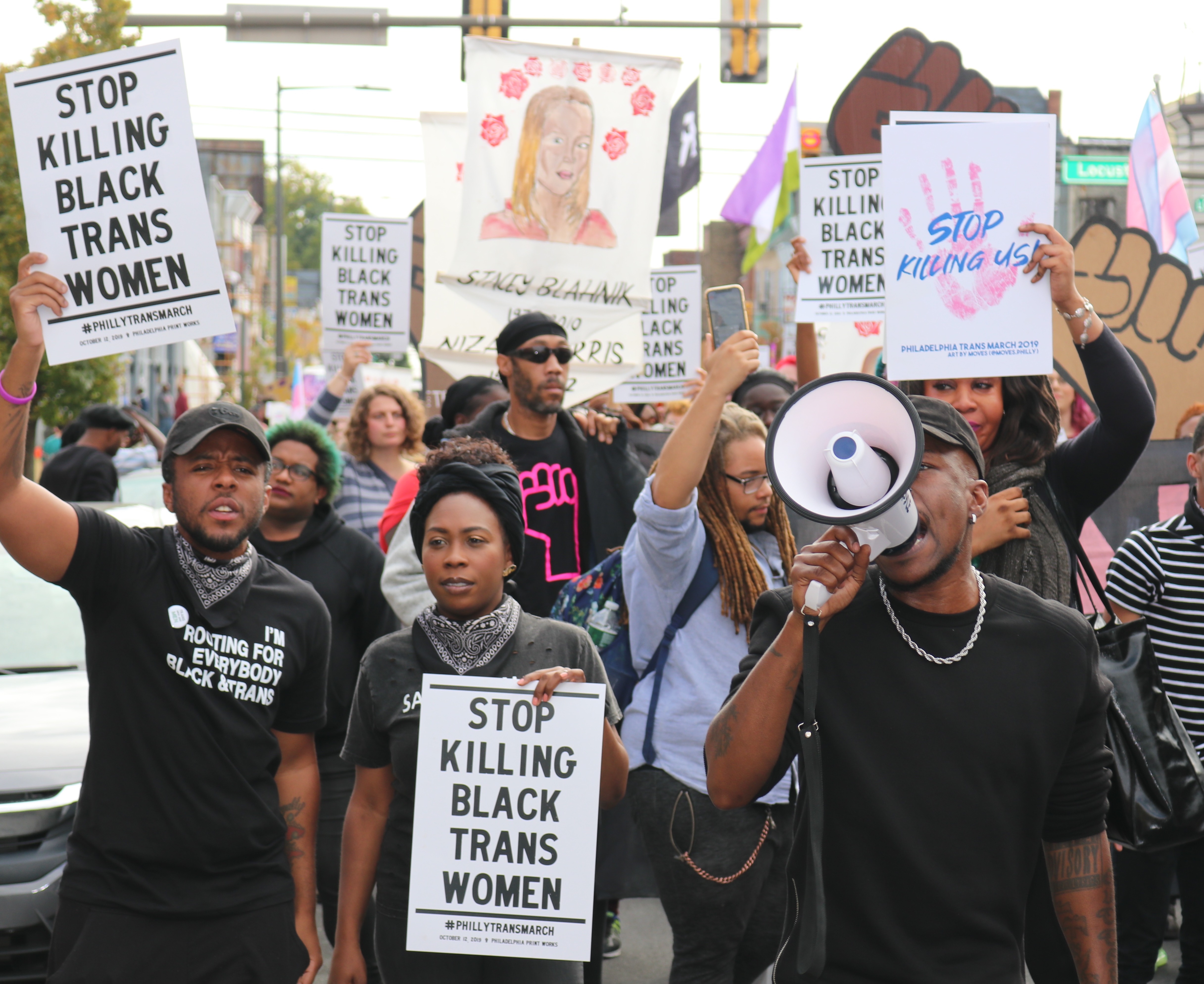 720 people gathered at Malcolm X Park in Philadelphia to march for transgender rights. Photo : Nigel Thompson / AL DIA