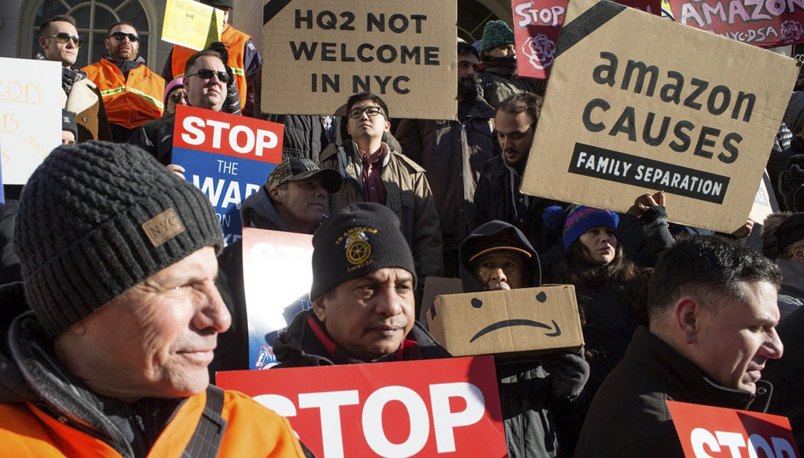 Los trabajadores de Amazon dicen "basta" durante el Workers Day. Photo: Getty Images