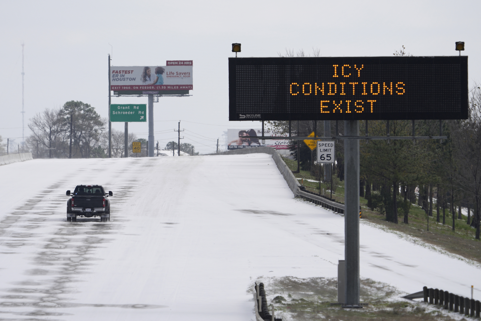 As the Biden administration has been slow to act on immigration, migrants are left to deal with extreme circumstances. Photo: David J. Phillip/AP Photo