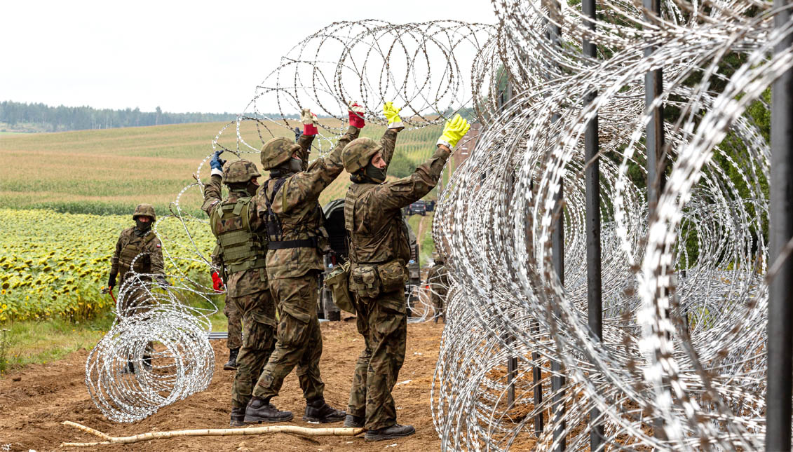 Thousands of migrants desperately try to access the European Union from Belarus