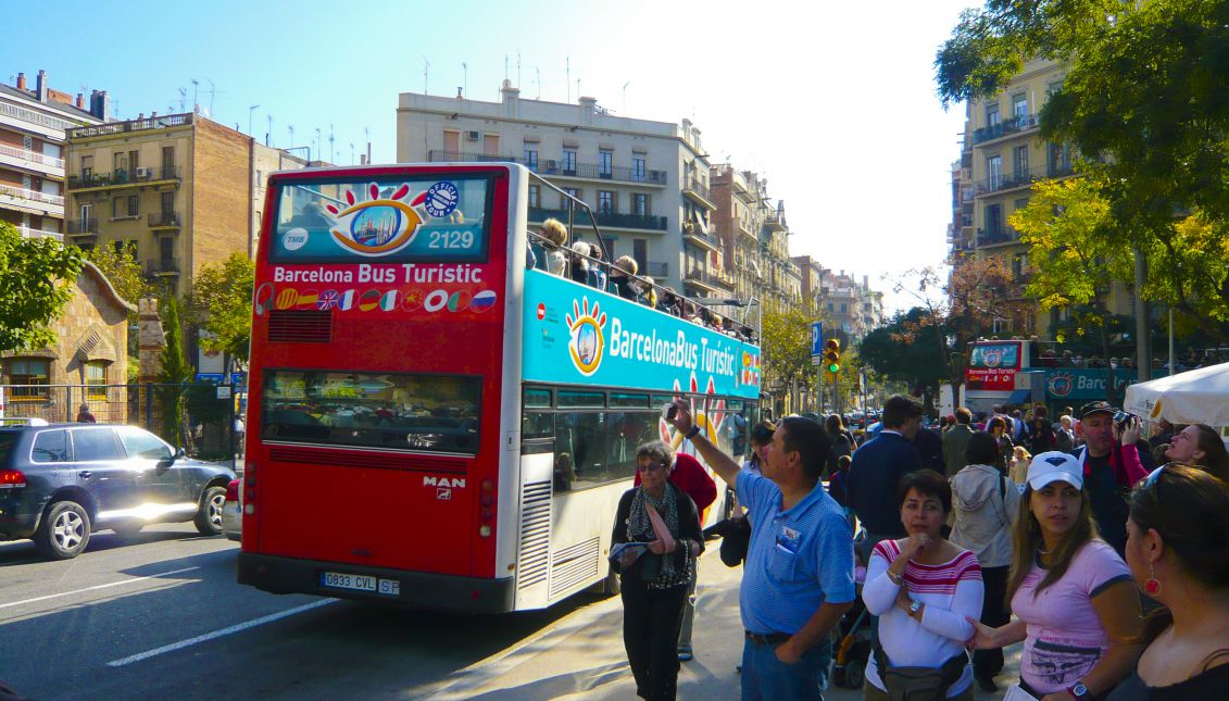 Algunos residentes de Barcelona culpan al boom del alquiler vacacional y a Airbnb de la subida desenfrenada de los alquileres de viviendas, además de a la especulación inmobiliaria. Foto: Wikipedia