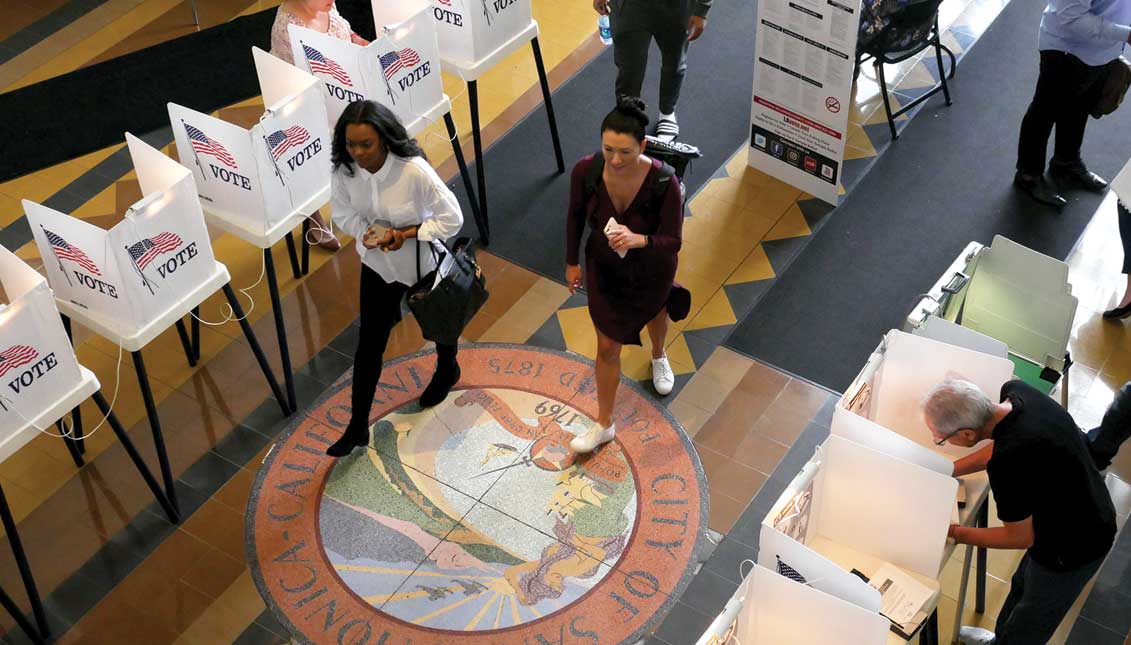 Citizens vote at the Santa Monica City Council during the California primary elections. California is a heavily Democratic state and Democratic Party leaders hope to change several congressional seats in the November midterm elections. EFE