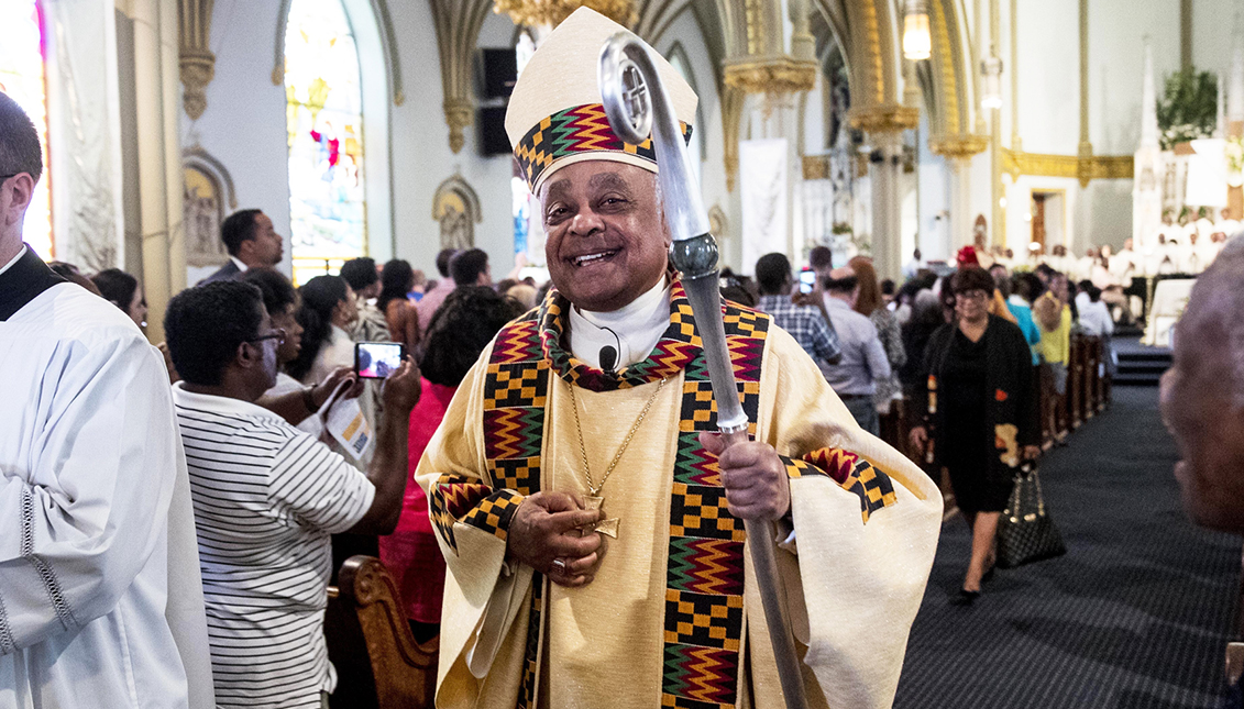 El arzobispo de Washington en la Iglesia de San Agustín, en junio de 2019. Photo: AP
