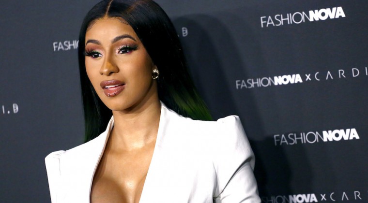 La rapera Cardi B gana un juicio por difamación.